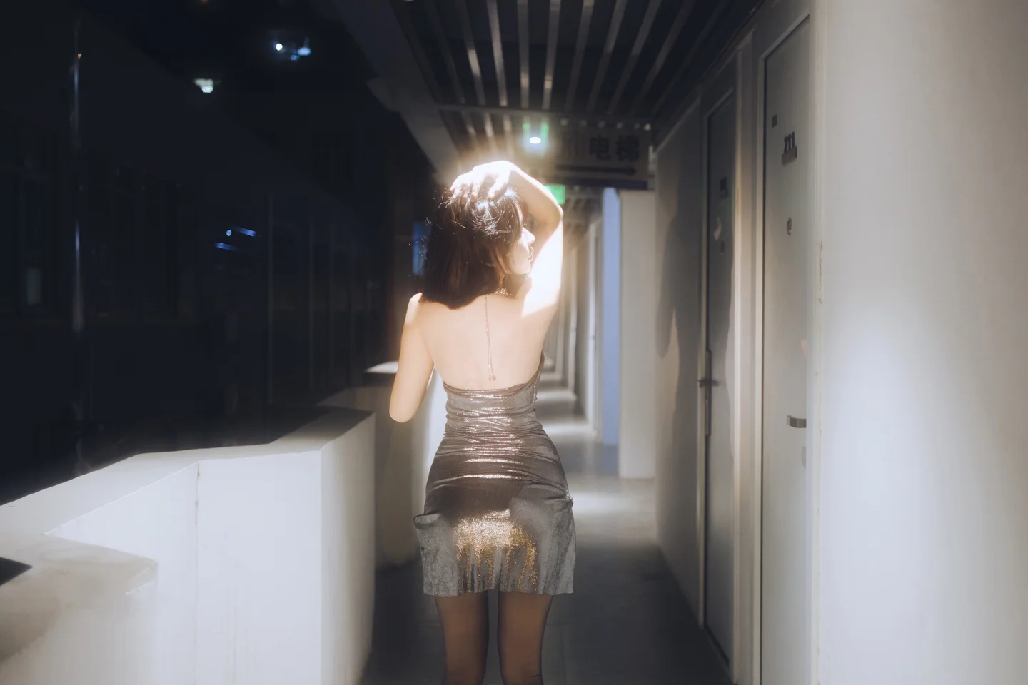 Tina很妖孽呀 - No.037 夜色连衣裙 [37P-110MB] tg@simisebaisi 【丝足阁】016.webp